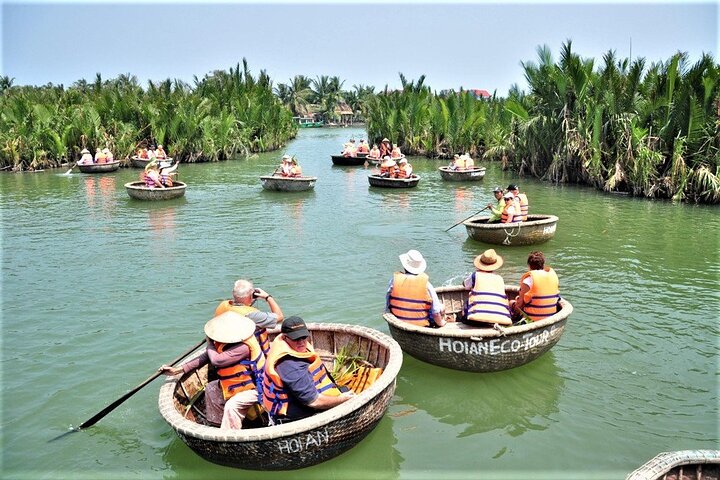 From Hoi An: Market Tour, Basket Boat Ride and Cooking Class