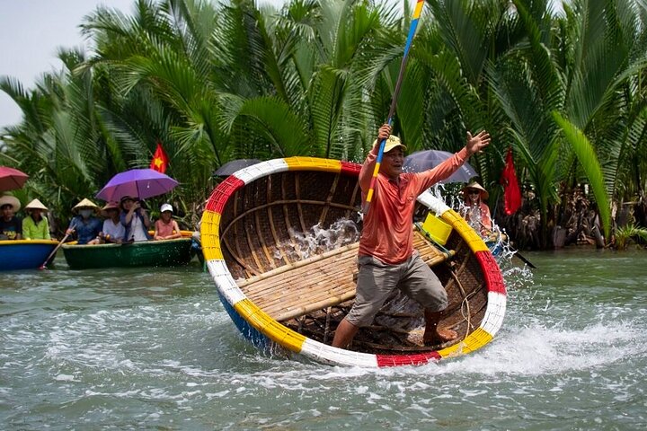 From Hoi An: Market Tour, Basket Boat Ride and Cooking Class