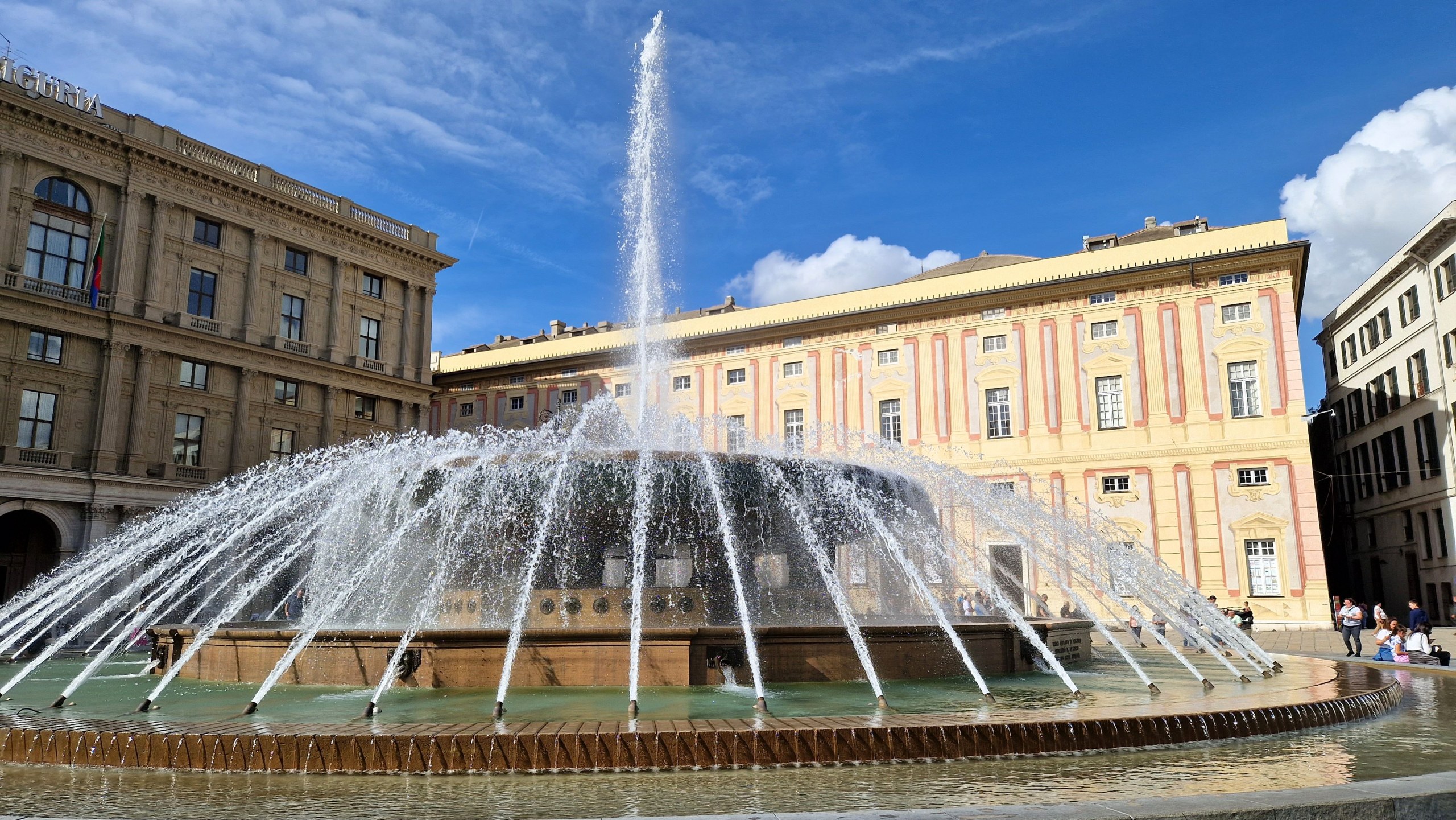 From Milan: Best of Genoa with Private Cruise to Portofino