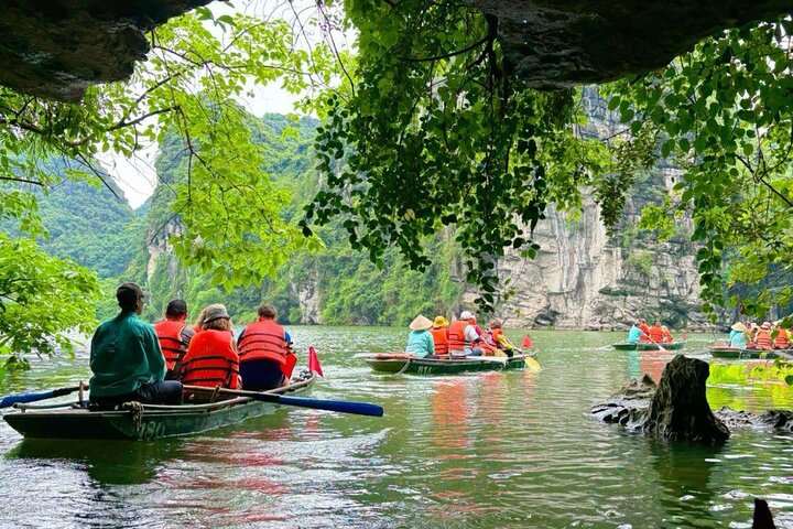 From Ninh BinhFrom Ninh Binh: Explore Bai Dinh, Trang An & Mua Caves 1 Day From Ninh Binh: Explore Bai Dinh, Trang An & Mua Caves 1 Day From Ninh Binh: Explore Bai Dinh, Trang An & Mua Caves 1 Day