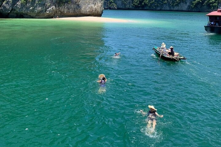 Full Day Boat Tour in Cat Ba Archipelago - Lan Ha Bay with Meals