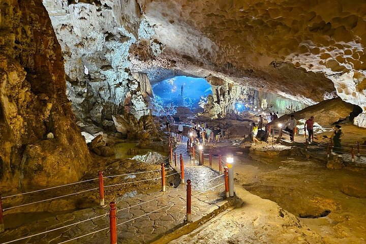 Full-Day Halong Bay Cruise with Caves, Island, Swimming& Kayaking