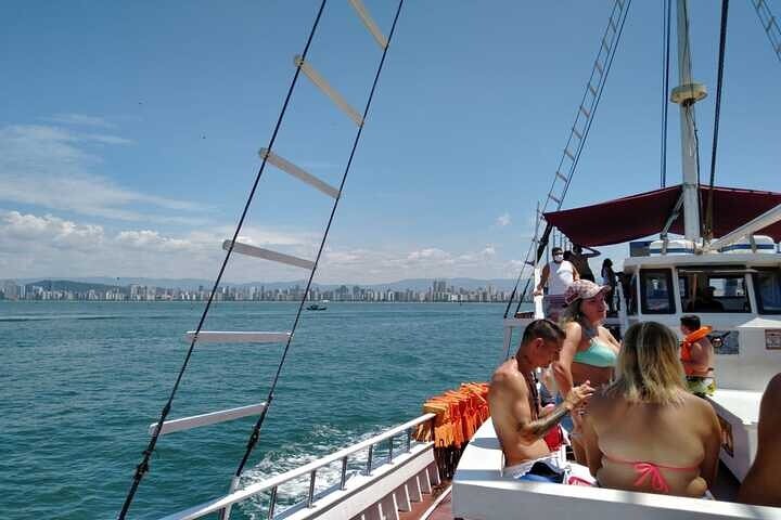 Full-Day Private Tour of Santos with Boat Tour and Viewpoints – Tickets Included