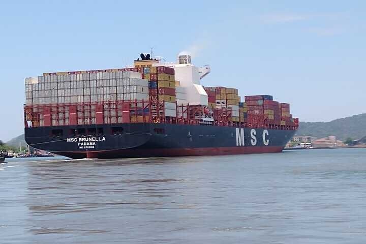 Full-Day Private Tour of Santos with Boat Tour and Viewpoints – Tickets Included