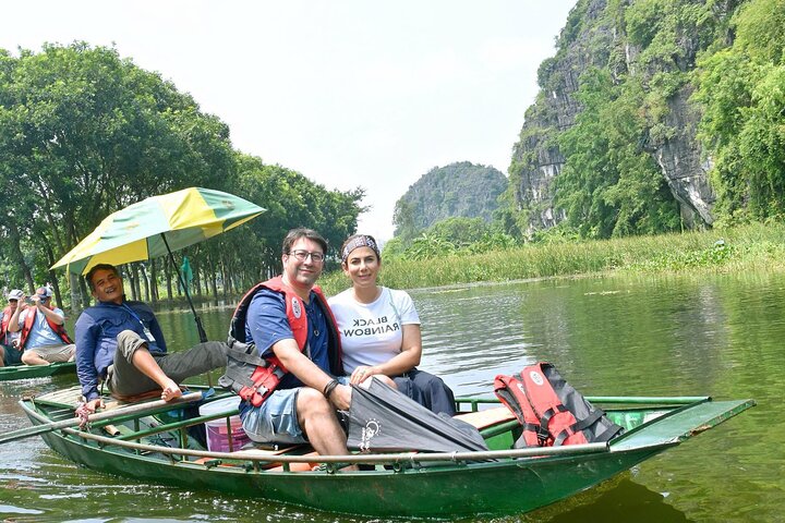Full-day Small Group Tour to Quang Phu Cau, Tam Coc, and Hoa Lu
