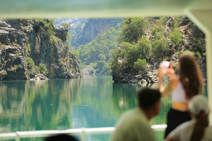 Green Canyon Boat and Green Lake Tour with Lunch and Soft Drinks