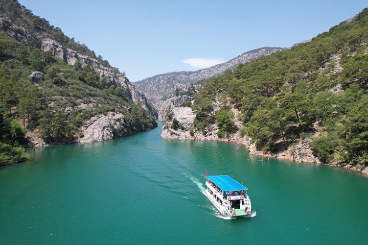 Green Canyon Boat and Green Lake Tour with Lunch and Soft Drinks