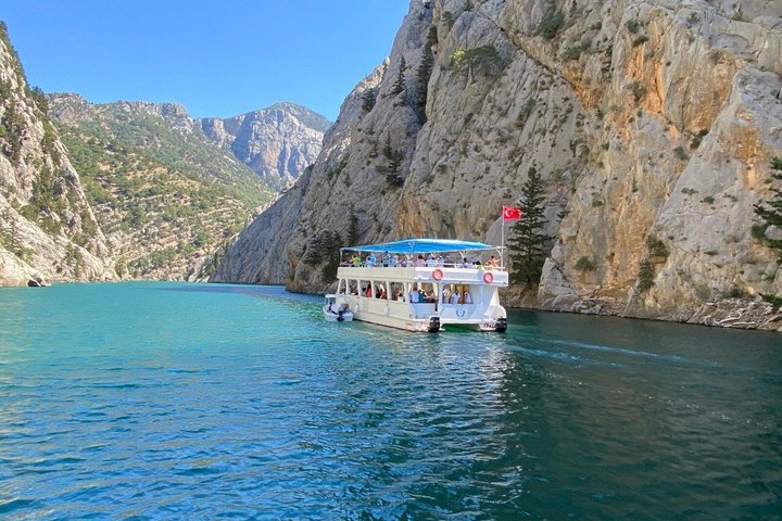 Green Canyon Boat and Green Lake Tour with Lunch and Soft Drinks