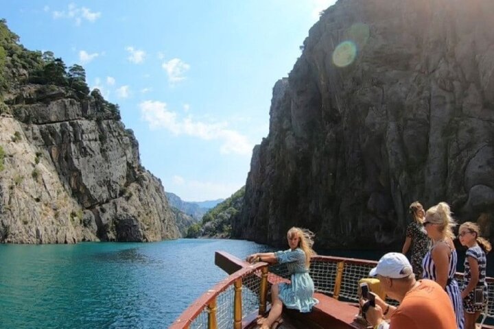 Green Canyon Boat Tour with Lunch and Soft Drinks from Side