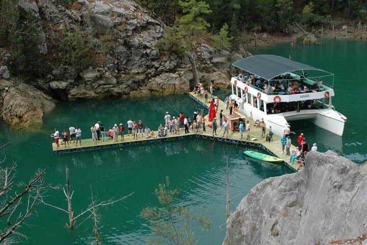 Green Canyon Boat Tour with Lunch and Soft Drinks from Side