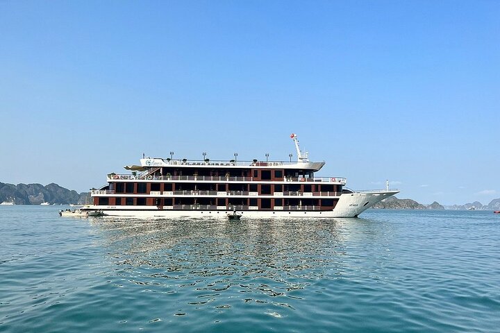 HaLong Bay - Lan Ha Bay with 5-Star Cruise & Balcony Cabin