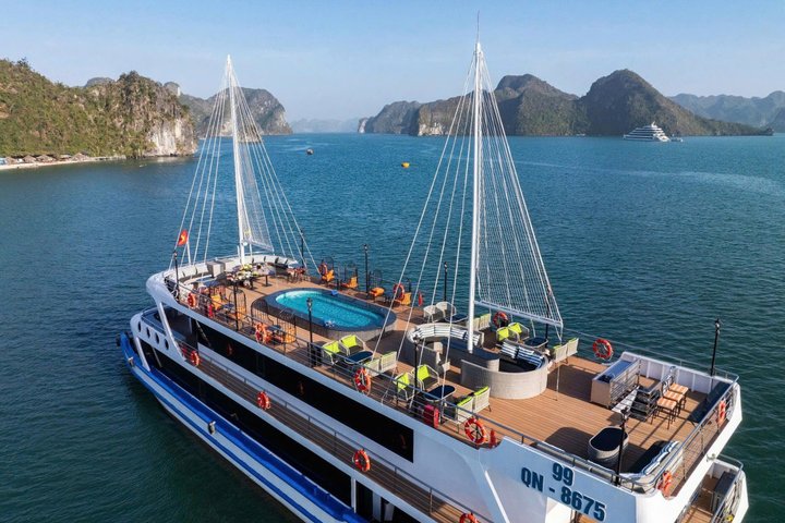 Ha Long Bay 5-Star Cruise with Swim, Kayak, Jacuzzi & Limousine