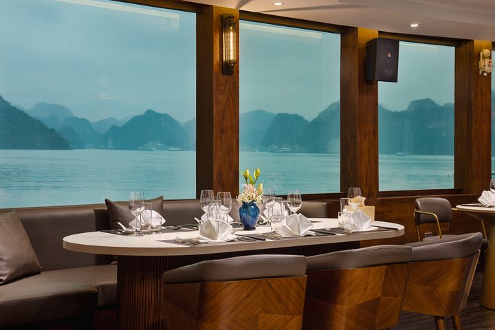 Catamaran Premium Cruise to Halong Bay & Lan Ha Bay in 1 Day Tour