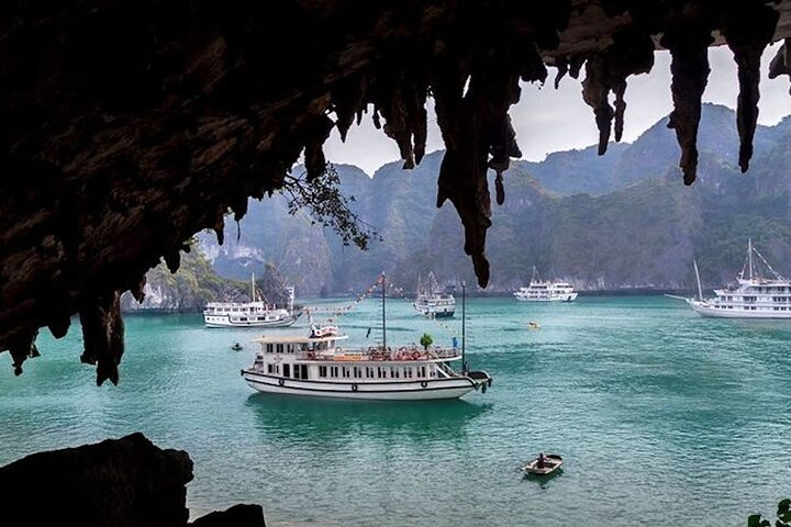 Ha Long Bay Full Day Tour : Kayak,Cave Explore,Swimming from Tuan Chau Island