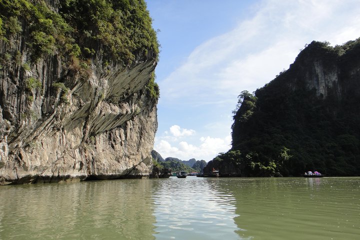 HA LONG BAY HALF-DAY DREAM CRUISE
