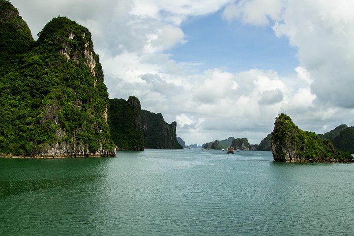 HA LONG BAY HALF-DAY DREAM CRUISE