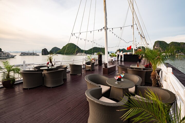 BEST SELLER - 2 Day/1 Night Boutique Cruise in Halong Bay