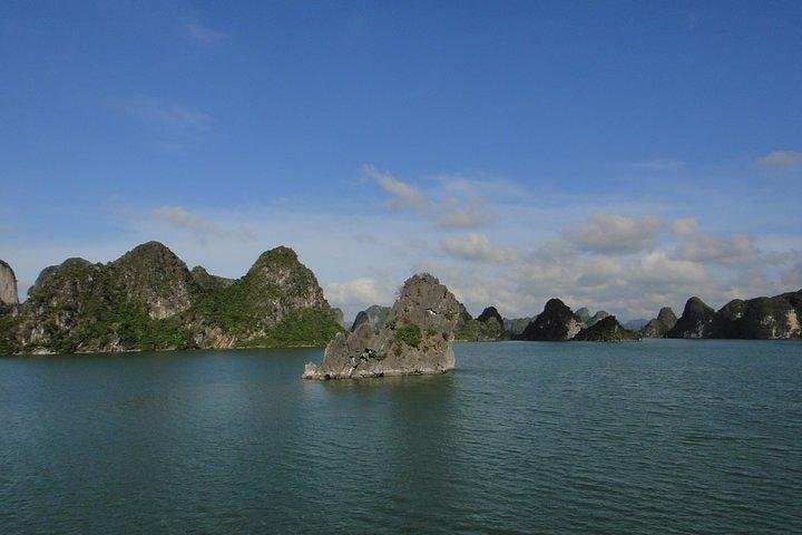 HA LONG BAY WONDERS FULL-DAY CRUISE