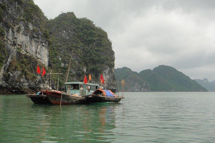 HA LONG BAY WONDERS FULL-DAY CRUISE