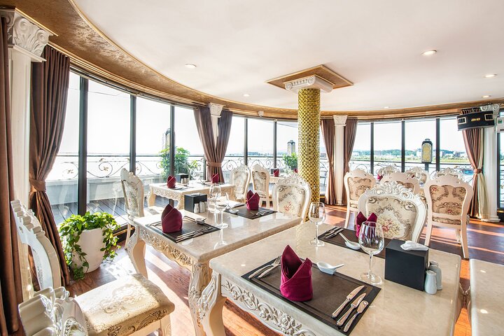 Halong Aquamarine Cruise Luxury 2 Days 1 Night Tour on Bay