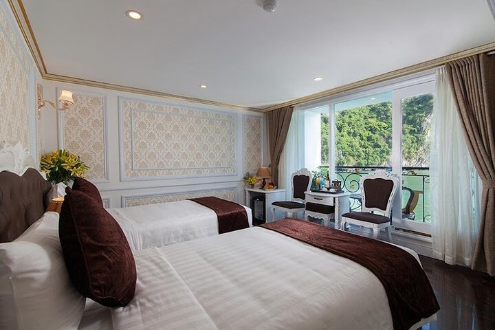 Halong Aquamarine Cruise Luxury 2 Days 1 Night Tour on Bay