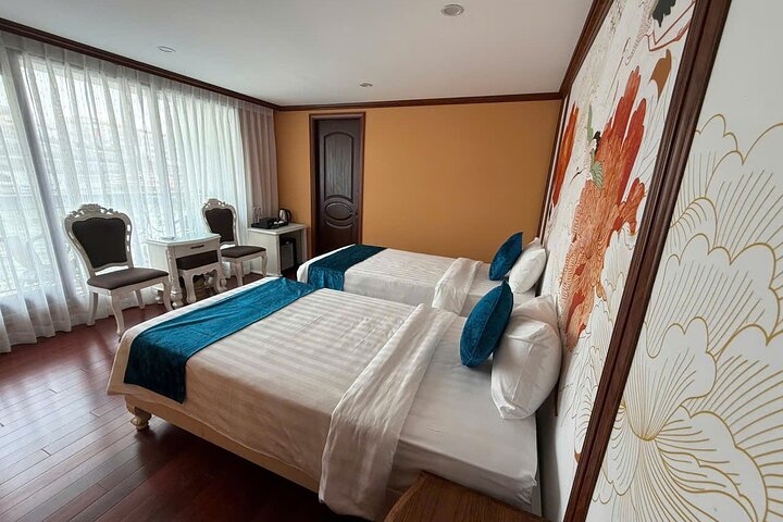 Halong Bay 2Day/1 Night - LUXURY OVERNIGHT CRUISE - Balcony Cabin