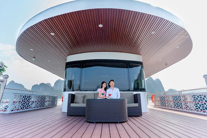 Halong Bay 5-Star Cruise – Titop Island, Sung Sot Cave & Kayak