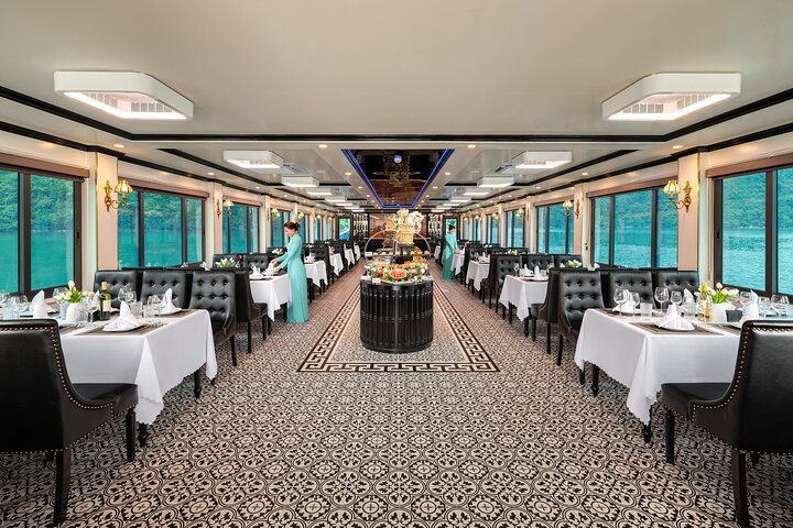 Halong Bay 5 Star Cruises with Buffet, Sunset Party and Jacuzzi