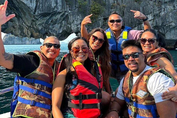 Discover Halong Bay's Wonders: 5* Sonata Cruise with Jacuzzi