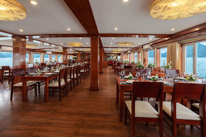Halong Bay Amanda Cruises: 2D1N, Cave, Beach, Island and Meals