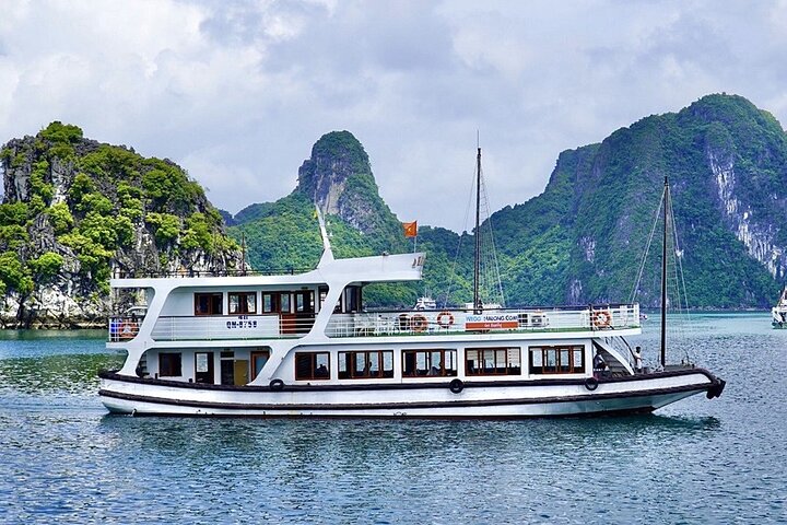 Halong Bay and Cave Full-Day Cruise,Lunch,Cave,Island,Beach from Hanoi