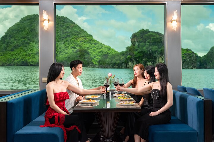 Halong Bay Cruise Tour: Kayak, Explore Caves, Enjoy Lunch & Party