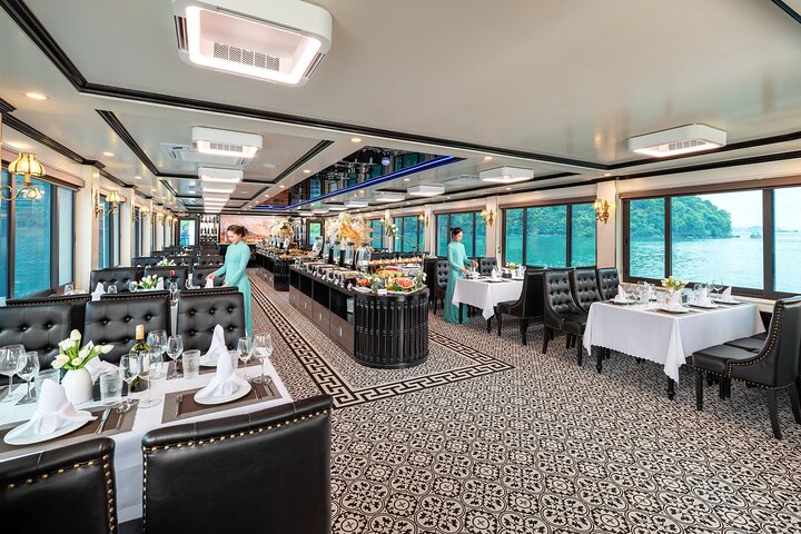 Halong Bay Day Cruise from Hanoi: Buffet, Jacuzzi & Scenic Views
