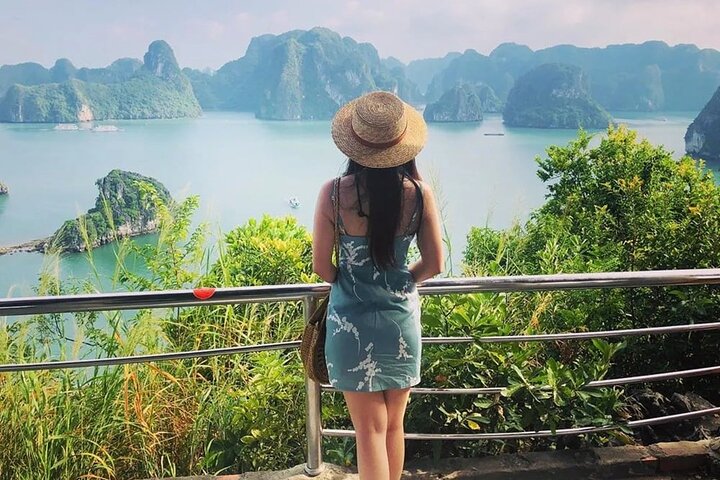 Halong Bay Day Tour with Express Bus, Amazing Cave, Titop Island