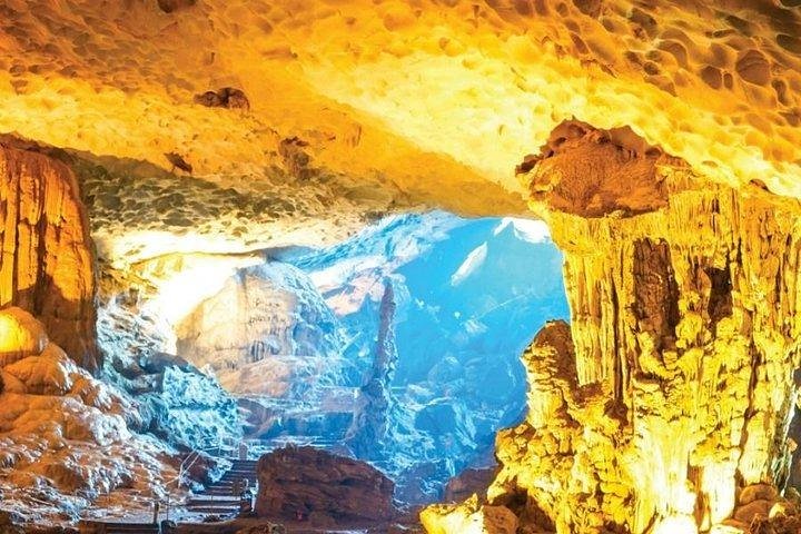Halong Bay Day Tour with Express Bus, Amazing Cave, Titop Island
