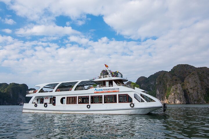 Halong Bay Day Tour with Expressway,Cave,Island,Beach from Hanoi