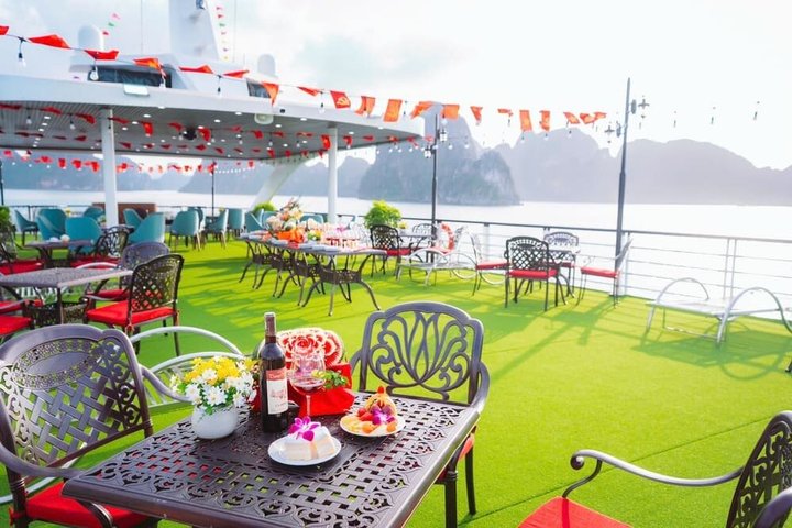 Halong Bay Day Trip Liberty 4 Star Cruise Cave and Kayaking