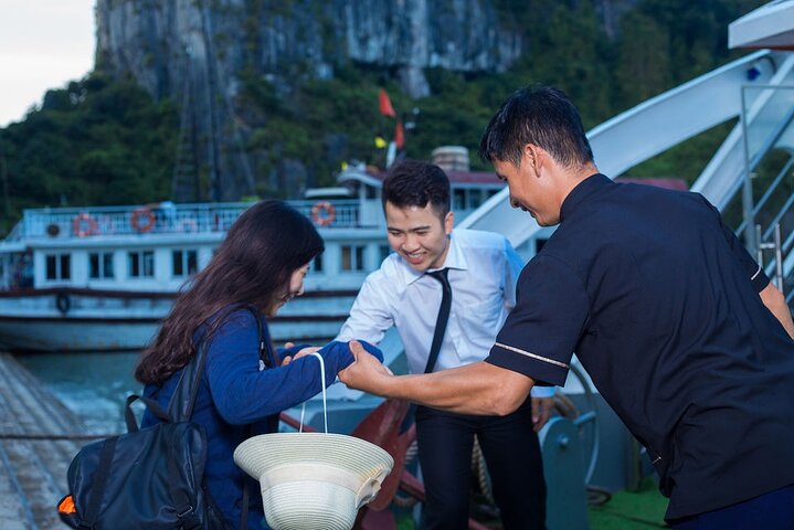 Halong Bay Deluxe Day Tour with Alova Premium Cruise All Included