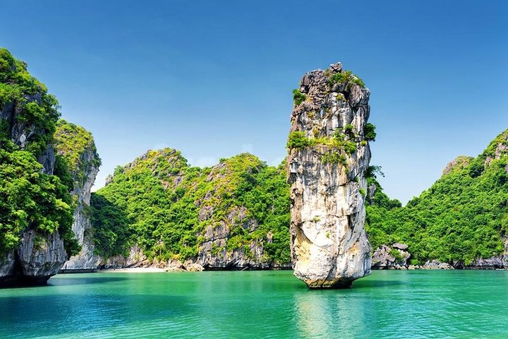 Halong Bay Full Day with Ti Top Island, Kayaking and bamboo boat