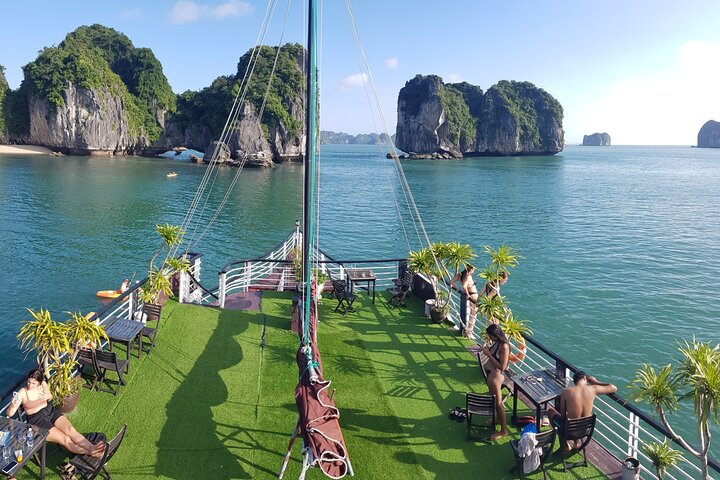 Halong Bay - Lan Ha Bay from Cat Ba Island: Cruise and Kayak Tour
