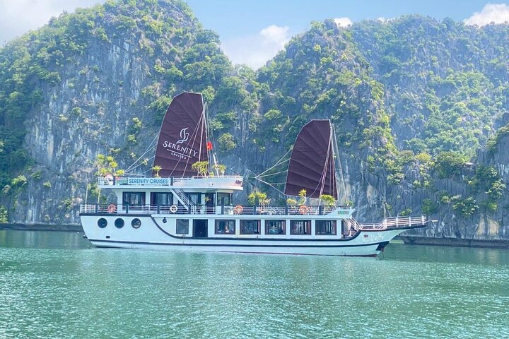 Halong Bay - Lan Ha Bay from Cat Ba Island: Cruise and Kayak Tour
