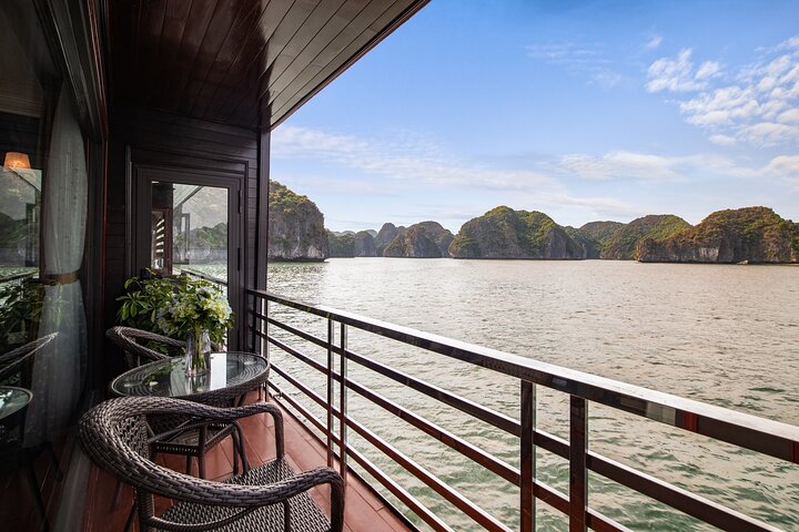 Halong Bay Luxury 3 Days Cruise (2 Nights on Boat - Balcony Cabin)