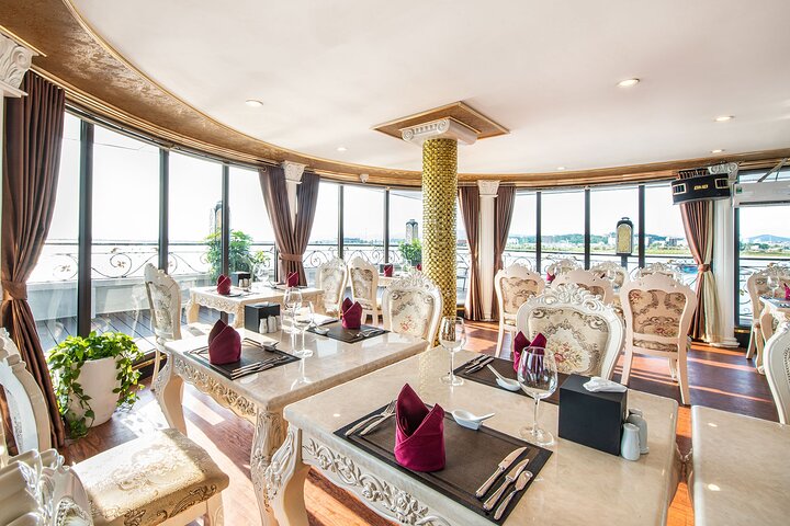 Halong Bay Luxury Cruise 2 Days with Caving,Swimming,Kayaking