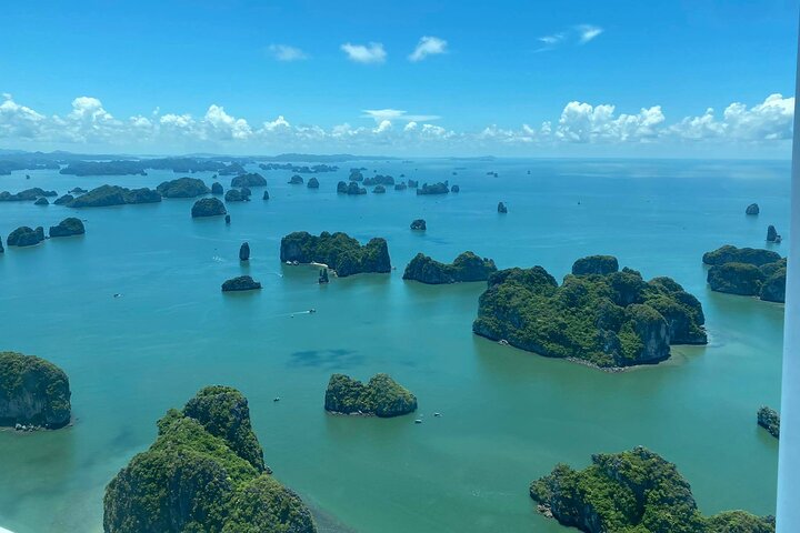 Halong Bay Seaplane and Luxury Cruise: Stunning Views of the Bay