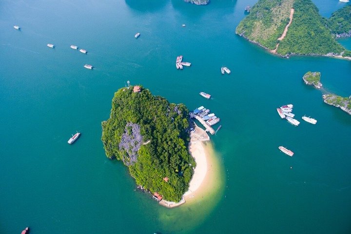 Halong Bay Luxury Day Cruise 5 Star with Buffet Lunch
