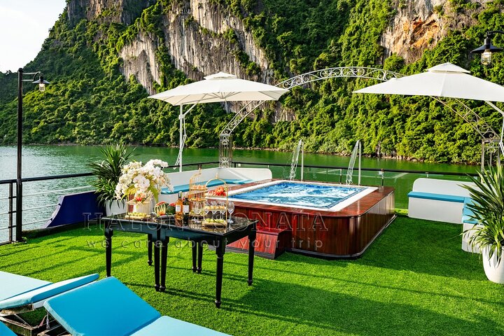 Halong Bay Luxury Sonata Cruise with Traditional Music from Hanoi