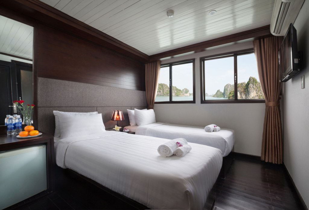 Halong_Bay_Mid_Range_Overnight_Cruise