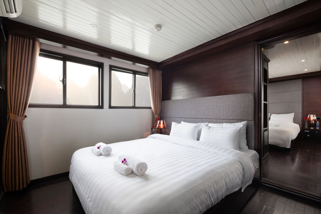 Halong_Bay_Mid_Range_Overnight_Cruise