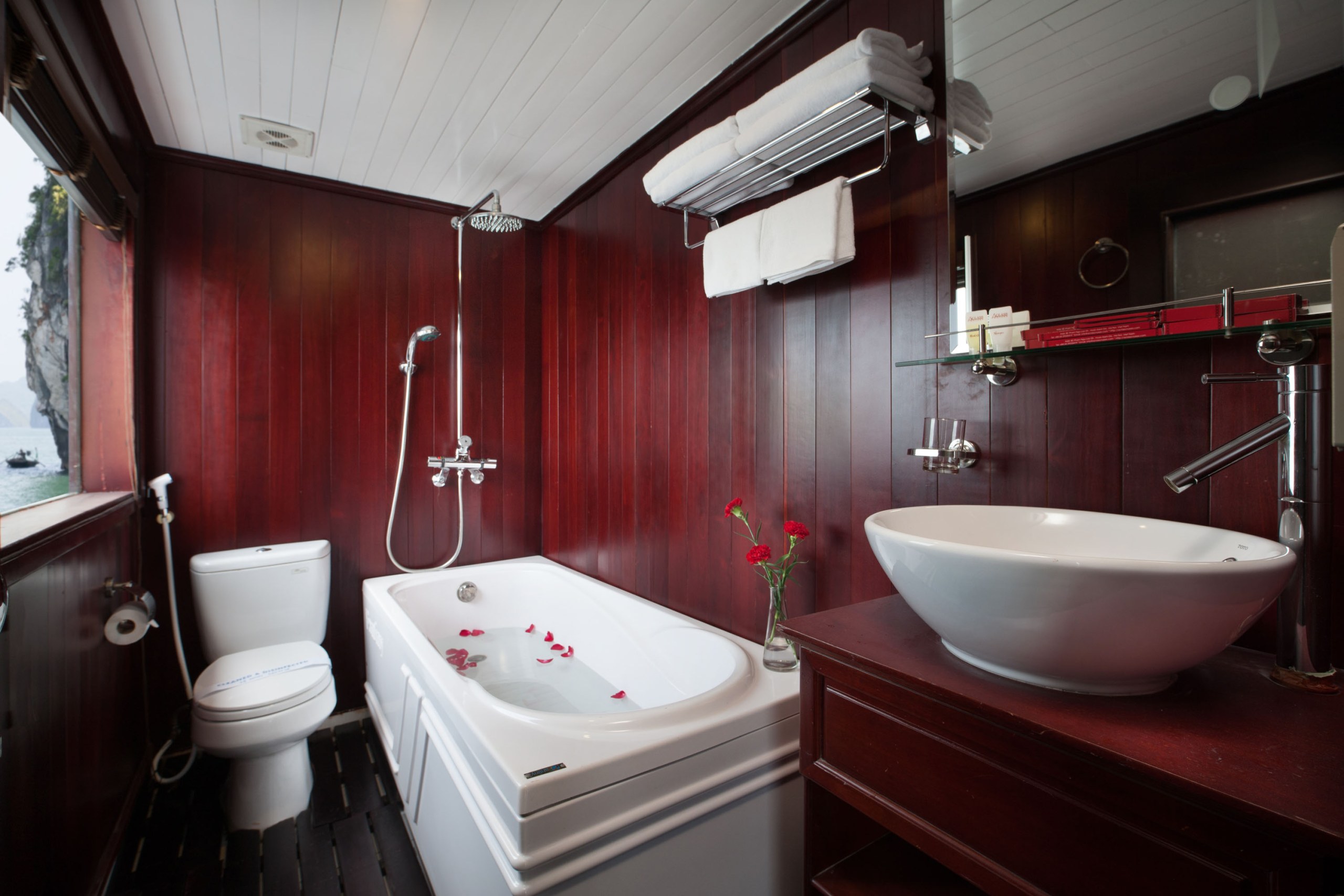 Halong_Bay_Mid_Range_Overnight_Cruise