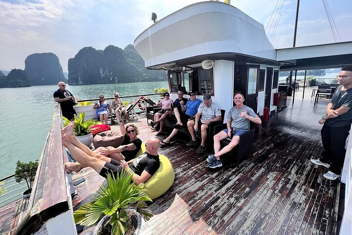 BOUTIQUE CRUISES Halong Bay 2 Days,1 Night Tour : Swimming, Caving,Kayaking